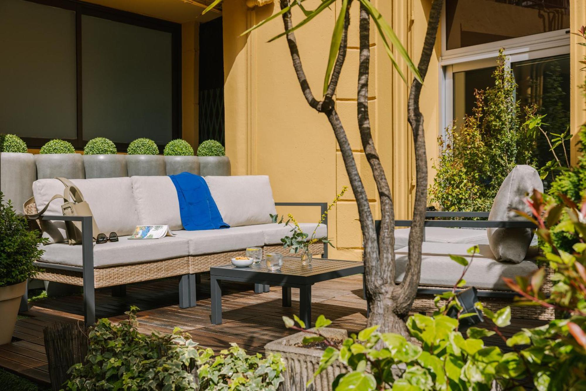 Yelo Lumiere Powered By Sonder Hotel Cannes Exterior photo