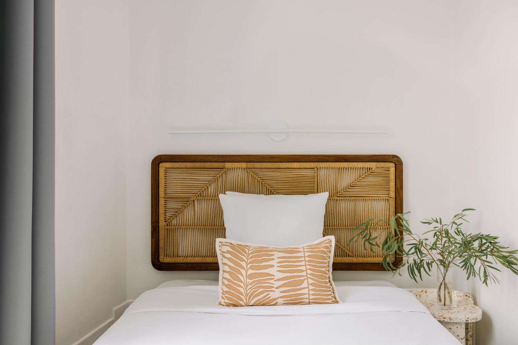 Yelo Lumiere Powered By Sonder Hotel Cannes Room photo