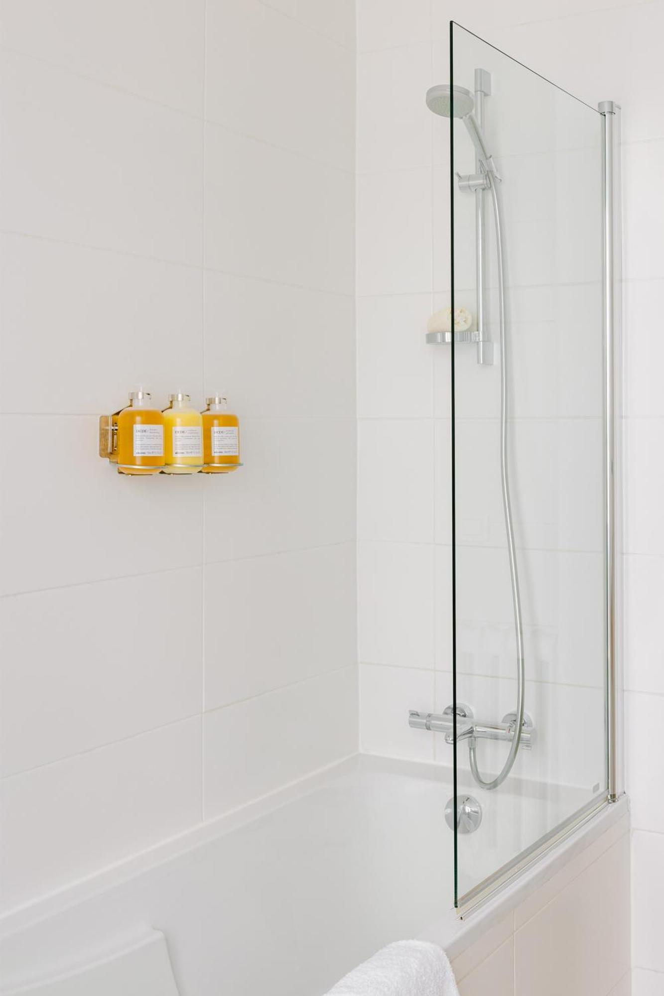 Yelo Lumiere Powered By Sonder Hotel Cannes Room photo