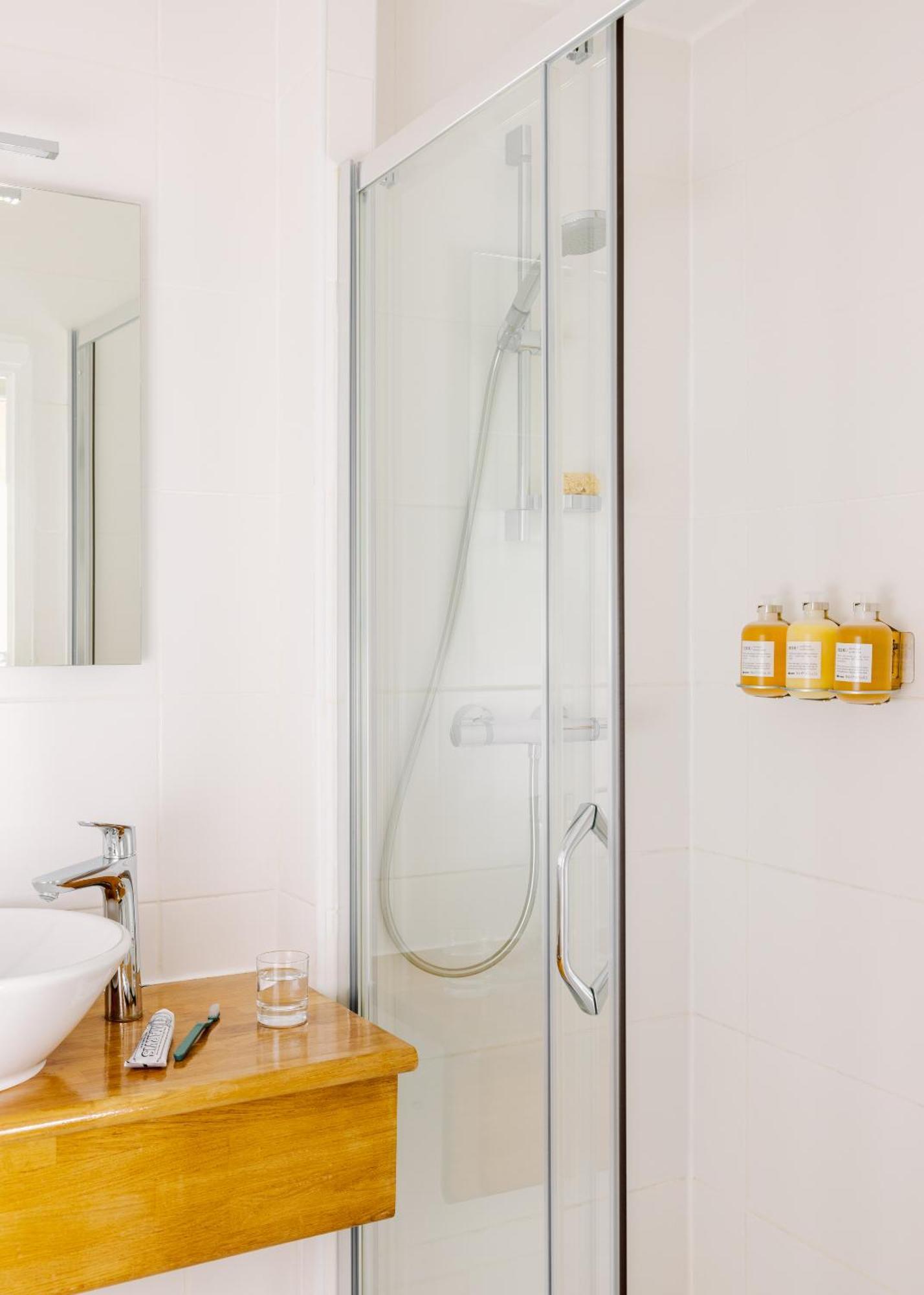 Yelo Lumiere Powered By Sonder Hotel Cannes Exterior photo