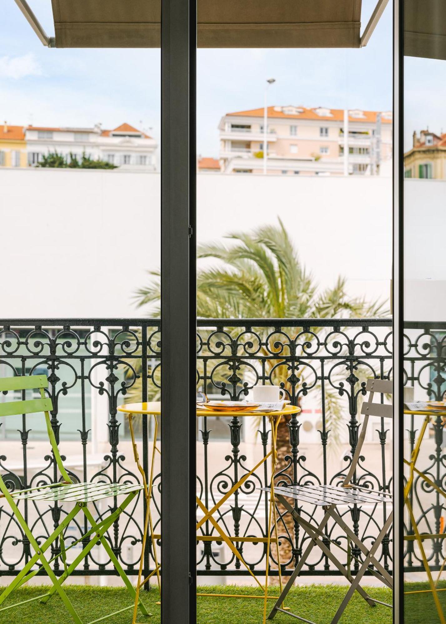 Yelo Lumiere Powered By Sonder Hotel Cannes Room photo