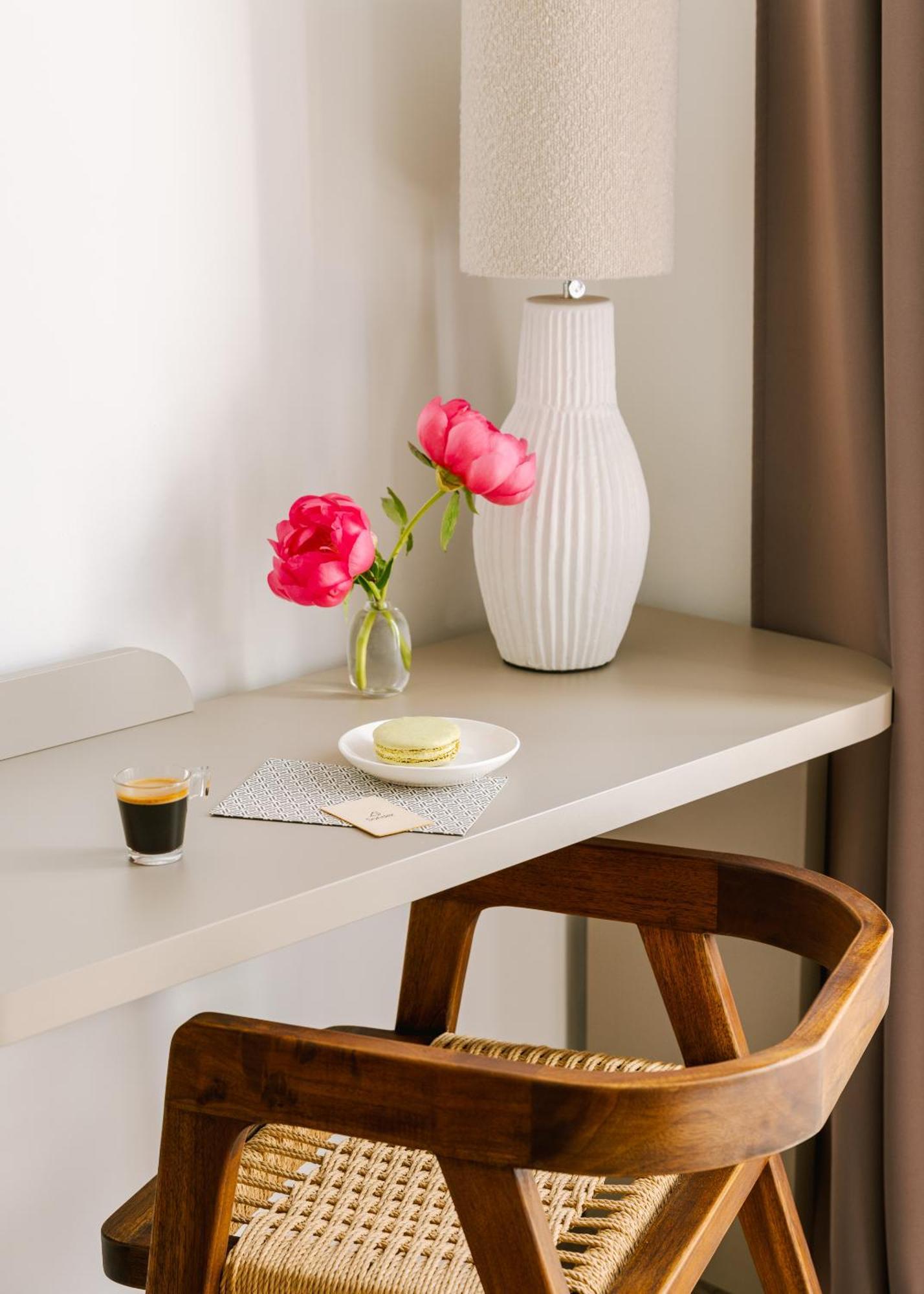 Yelo Lumiere Powered By Sonder Hotel Cannes Room photo
